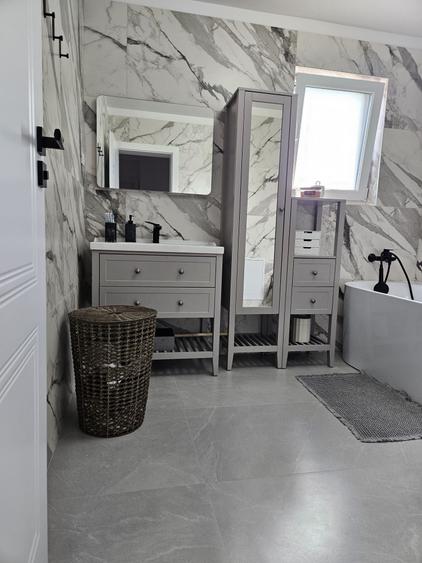 Casă cu 4 camere cu Teren 262 Mp în Moșnița Nouă