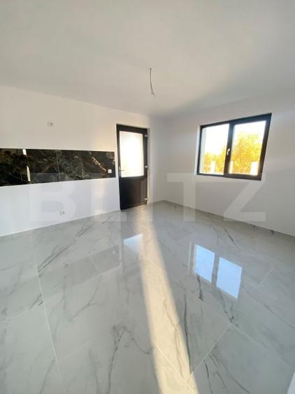 Duplex cu 4 camere cu Canalizare în Petriș