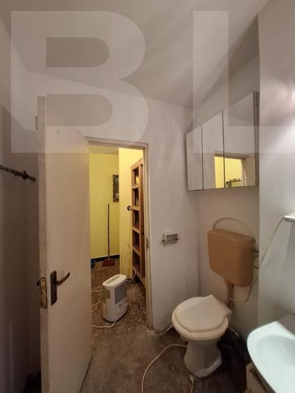 Apartament cu 3 camere semidecomandat, mobilat în Lugoj
