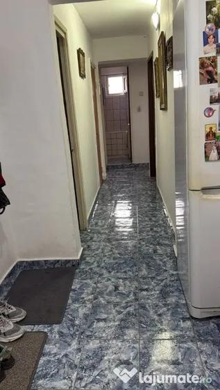 Apartament cu 3 camere decomandat în Brâncoveanu