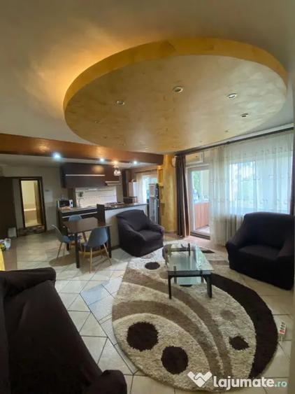 Apartament cu 2 camere decomandat în Parcul Carol