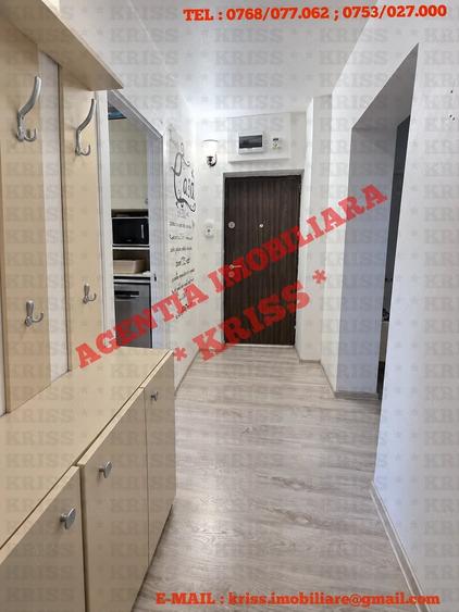 Apartament cu 4 camere decomandat în Negru Vodă
