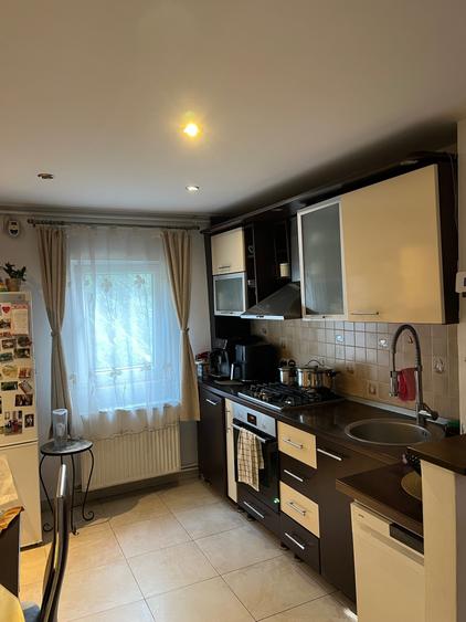 Apartament cu 2 camere decomandat în Dâmbovița