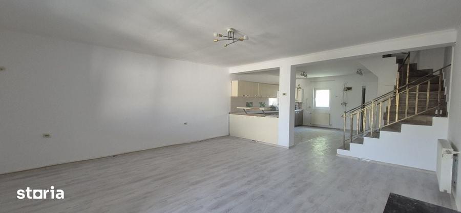 Casă cu 4 camere cu Teren 200 Mp în Cornetu