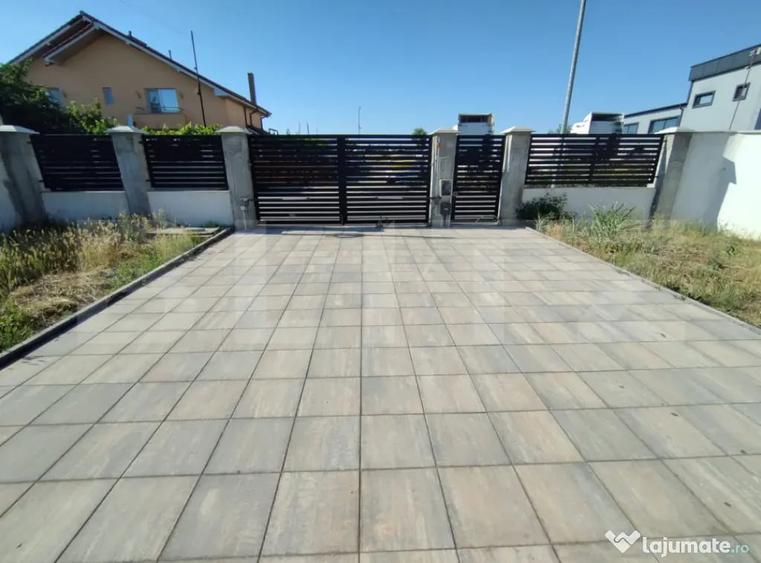 Casă cu 7 camere cu Teren 489 Mp în Central