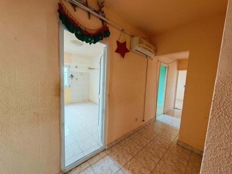 Apartament cu 3 camere decomandat în Faleza Nord