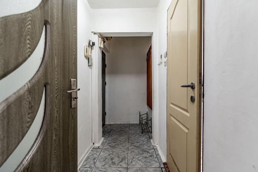 Apartament cu 3 camere semidecomandat în Fortuna