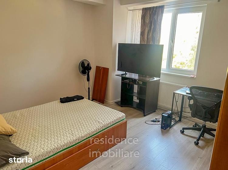 Apartament cu 3 camere semidecomandat în Sopor
