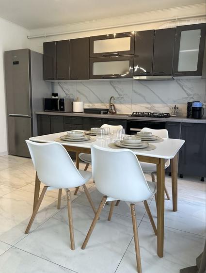 Apartament cu 2 camere decomandat în Girocului
