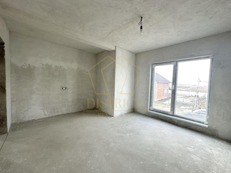 Duplex cu 4 camere cu Canalizare în Giroc