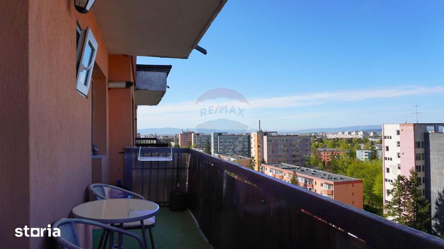 Apartament cu 3 camere decomandat în Dârste