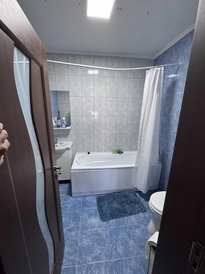 Apartament cu 2 camere semidecomandat în Florești