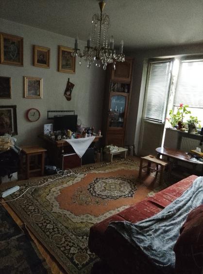 Apartament cu 3 camere semidecomandat în Universității