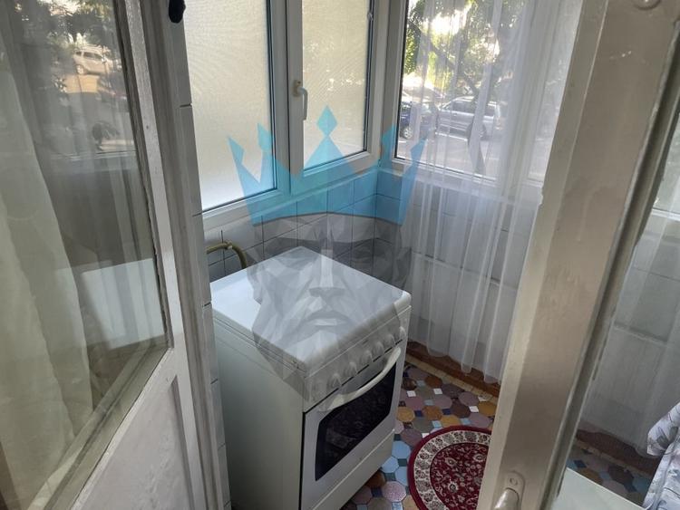 Apartament cu 4 camere decomandat, mobilat în Rahova