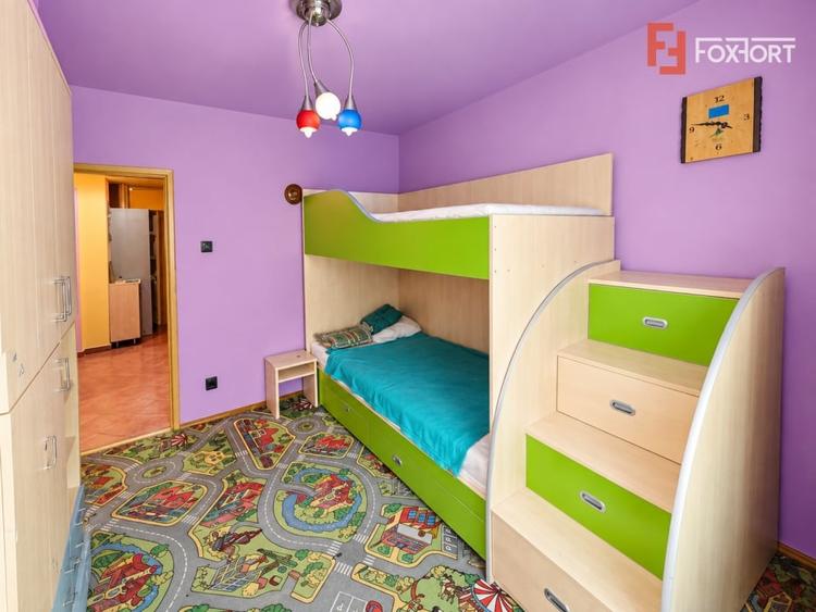 Apartament cu 3 camere decomandat, mobilat în Soarelui