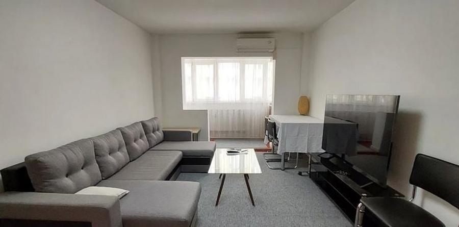 Apartament cu 2 camere semidecomandat, mobilat în Bucur Obor