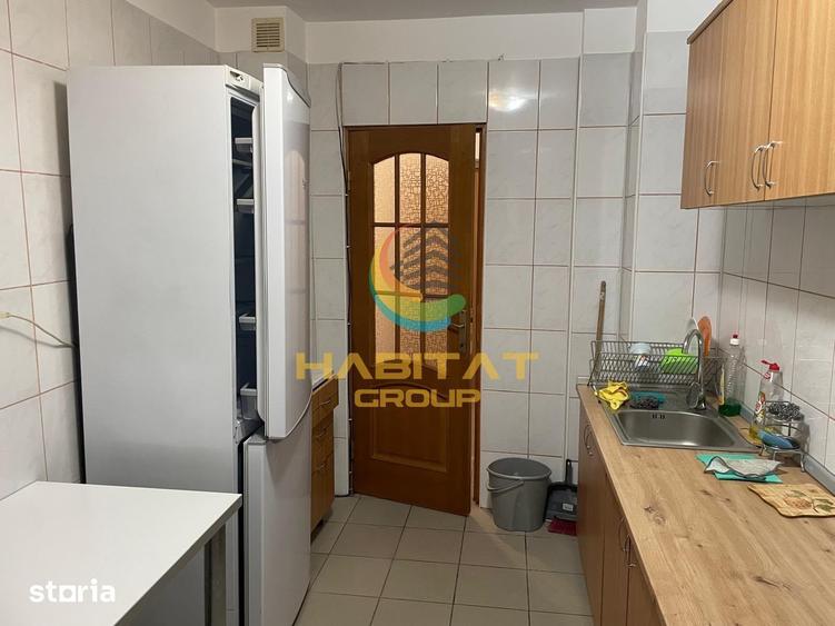 Apartament cu 3 camere semidecomandat în Tineretului