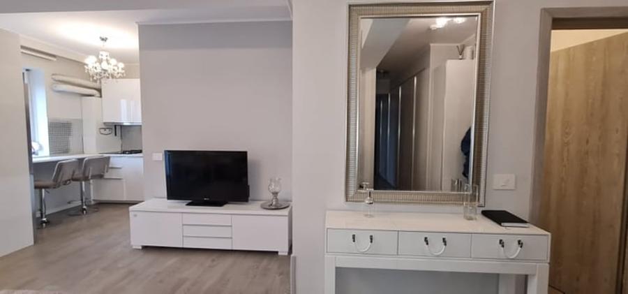 Apartament cu 3 camere nedecomandat în Central