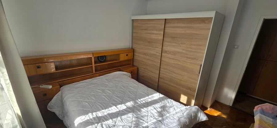 Apartament cu 3 camere decomandat în Astra