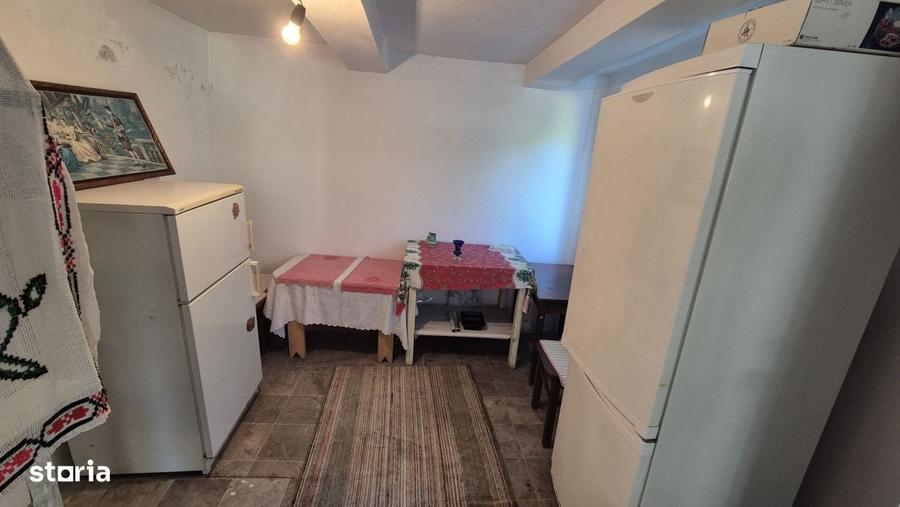 Casă cu 3 camere în Scoarța