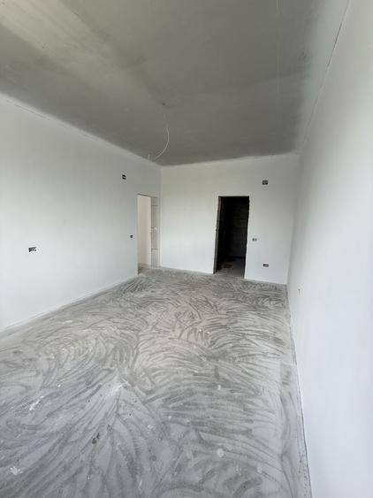 Casă cu 4 camere în Lumina