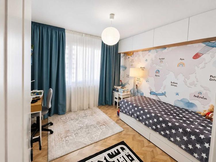 Apartament cu 3 camere decomandat în Central