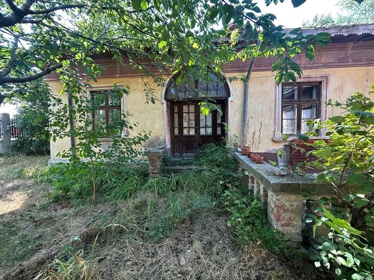 Casă cu 4 camere cu Teren 2131 Mp în Bulbucata