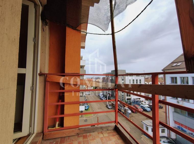 Apartament cu 3 camere decomandat, mobilat în Zorilor