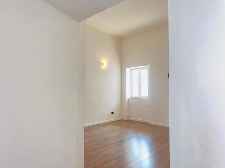 Apartament cu 3 camere semidecomandat în Ultracentral