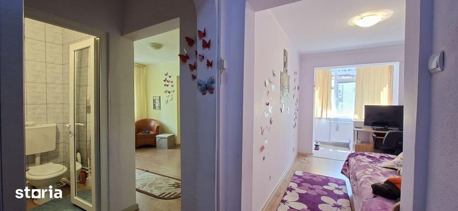 Apartament cu 3 camere în Micro 40