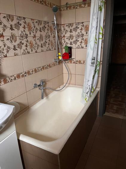 Apartament cu 4 camere decomandat în Păcurari