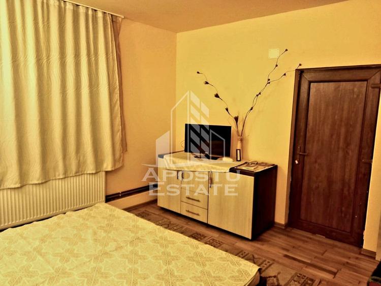 Casă individuală cu 8 camere cu Canalizare în Moneasa