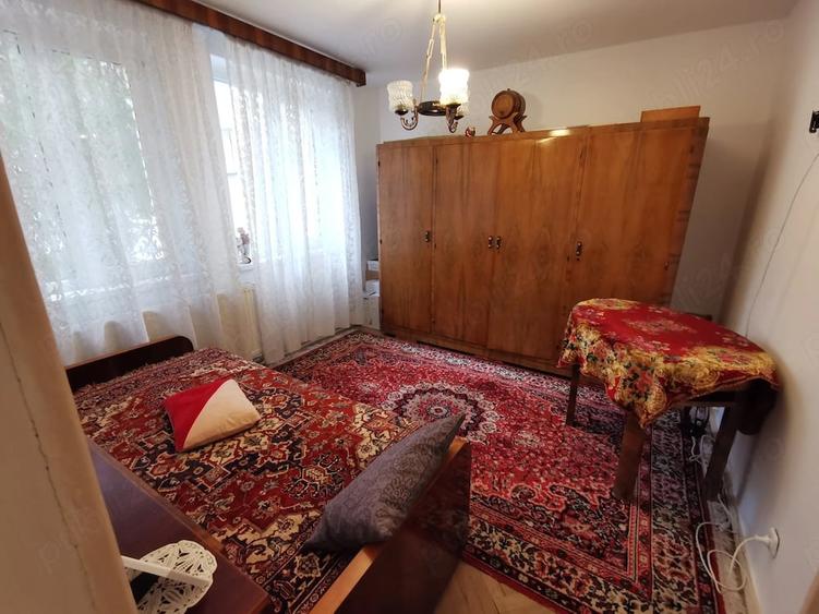 Apartament cu 3 camere semidecomandat în Central