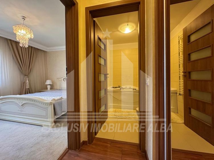 Apartament cu 3 camere decomandat, mobilat în Cetate