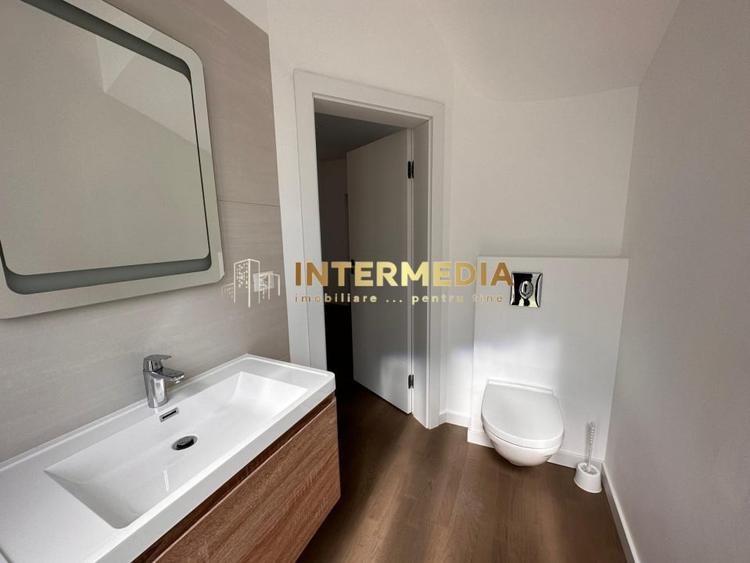 Duplex cu 4 camere cu Canalizare în Ultracentral