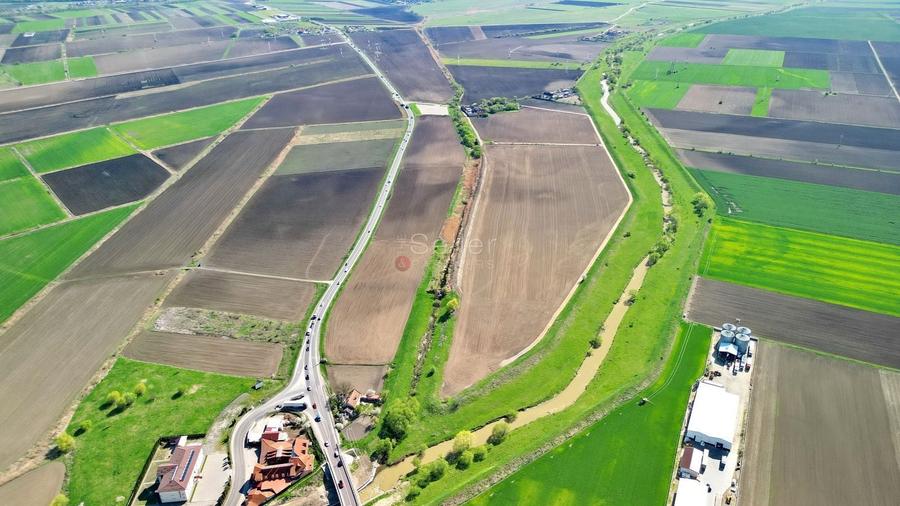 Teren Construcții intravilan de 126800 mp, în Stupini