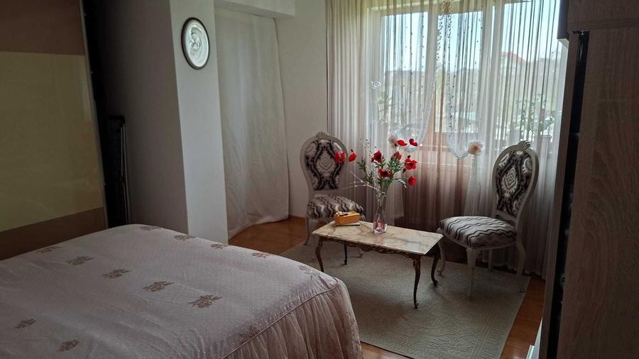 Apartament cu 3 camere decomandat în Cug
