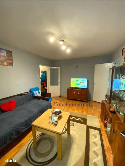 Apartament cu 2 camere semidecomandat în Craiovița Nouă