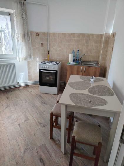 Apartament cu 2 camere semidecomandat în Exterior Vest