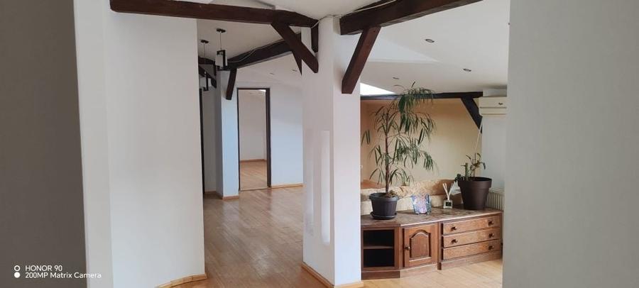 Apartament cu 3 camere decomandat în Mogoșoaia