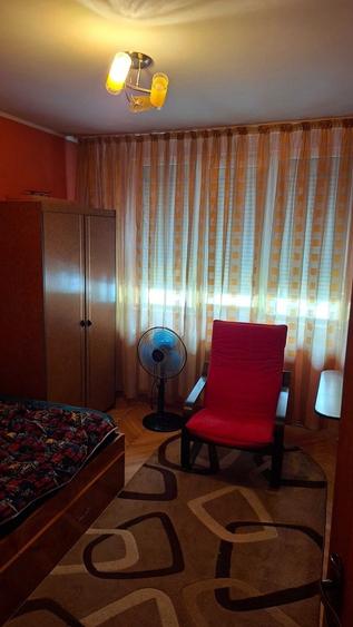 Apartament cu 4 camere decomandat în Titan