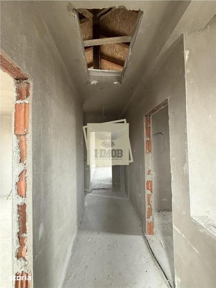 Casă cu 5 camere cu Teren 478 Mp în Cristian