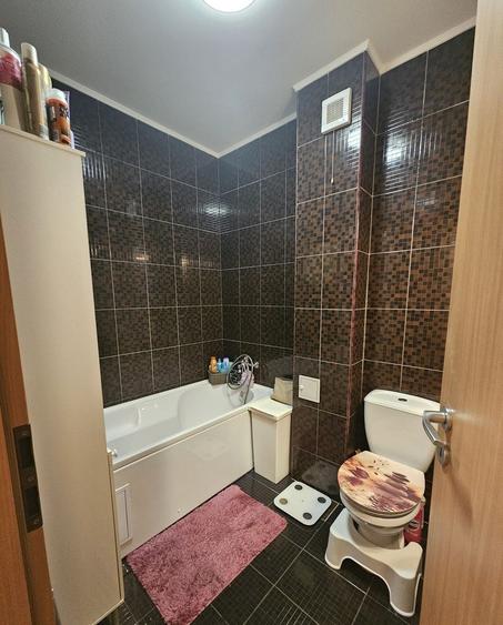 Apartament cu 3 camere decomandat în Ghencea