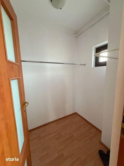 Apartament cu 5 camere semidecomandat în Domenii