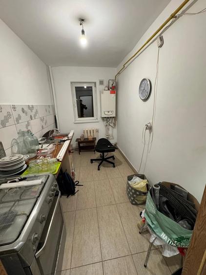 Apartament cu 3 camere semidecomandat în Dacia