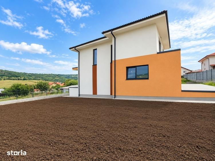 Casă cu 4 camere în Chinteni