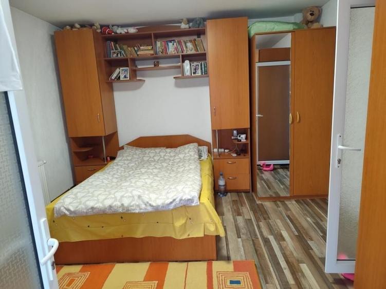Casă individuală cu 3 camere cu Canalizare în Central