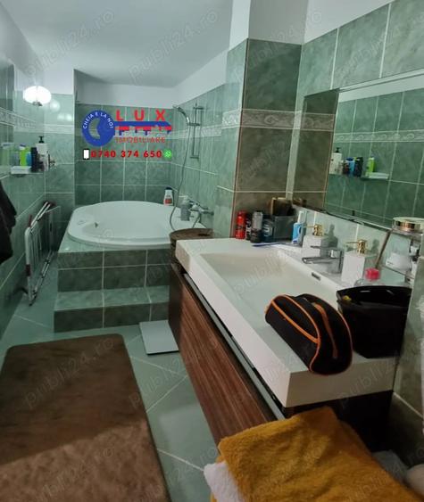 Apartament cu 3 camere decomandat în Babadag