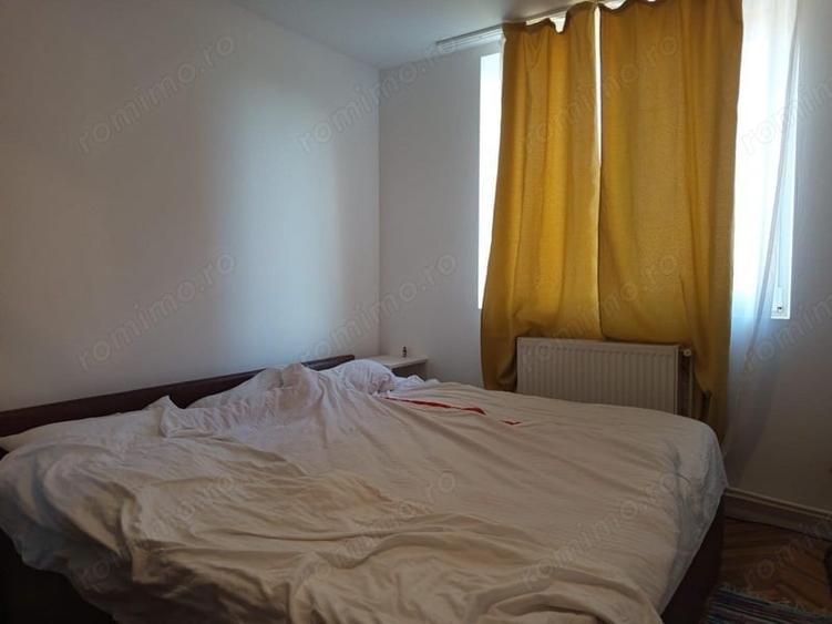 Apartament cu 4 camere decomandat în Progresul