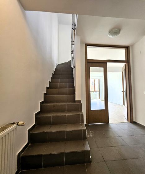 Apartament cu 4 camere decomandat în Giulești